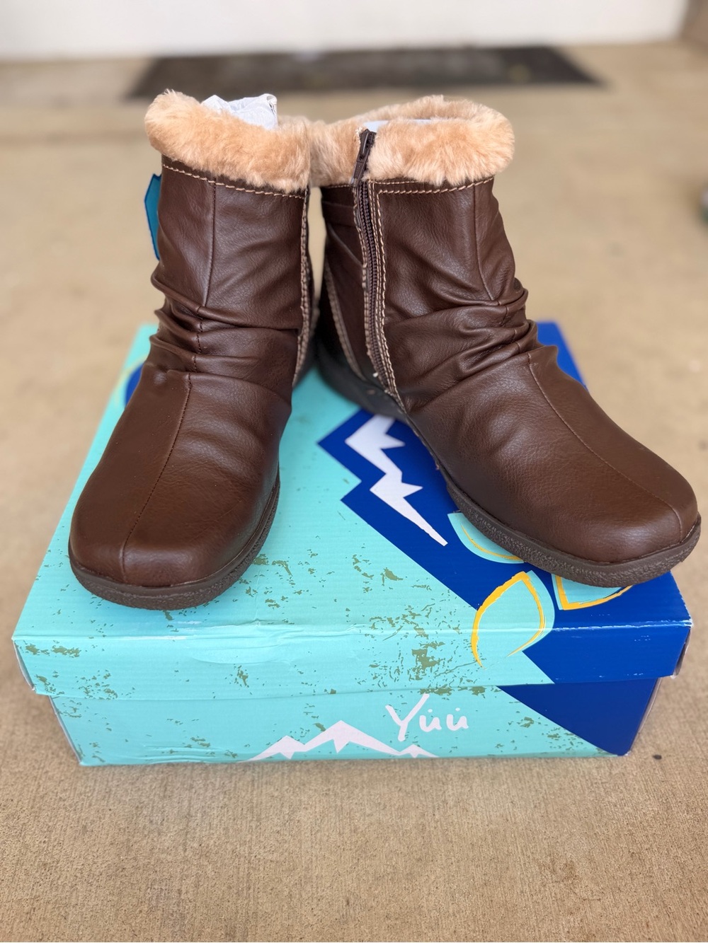Yuu Lavanie Dark Brown Faux Fur Ankle Boots Women’s Size 9.5M